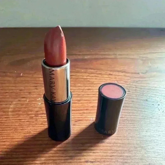 Mary Kay Creme Lipstick Midnight Red 033406 NEW Rouge Minuit - Picture 4 of 6